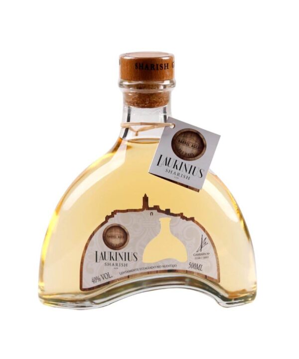 Steklenica Sharish Laurinius, gina, staranega leto dni v hrastovih sodih